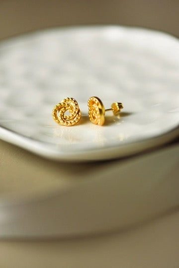 Twisted Studs